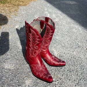 Durango | Women 10M | 12” Western Ruby Red Pull-On Snip Toe Cowgirl Boots